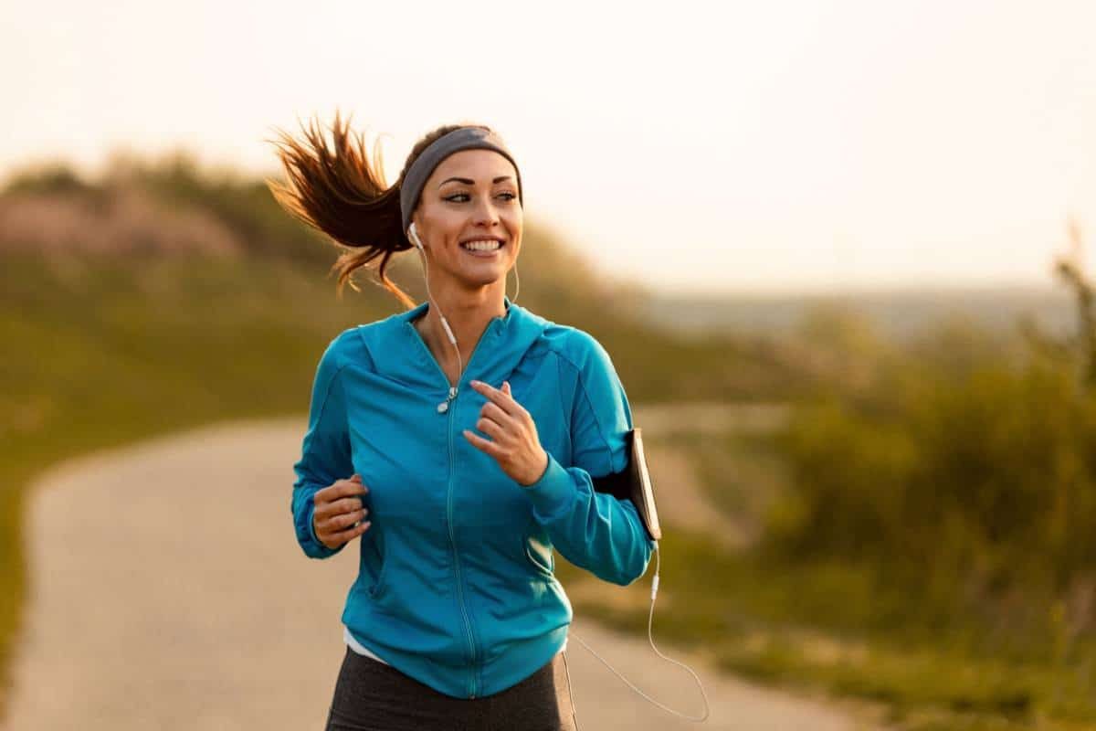 Femme qui fait son footing